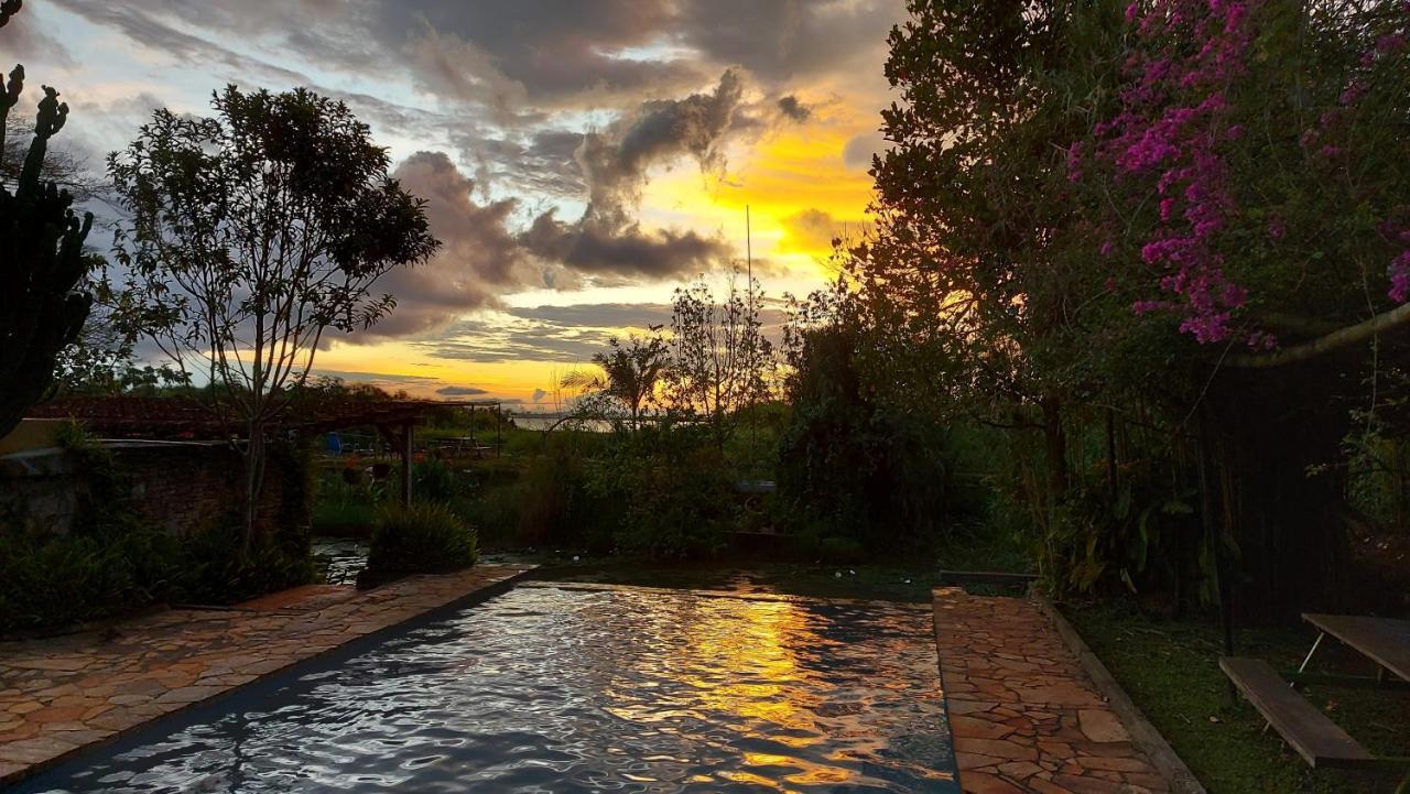 Yellow Haven Lodge Kampala Ngoại thất bức ảnh