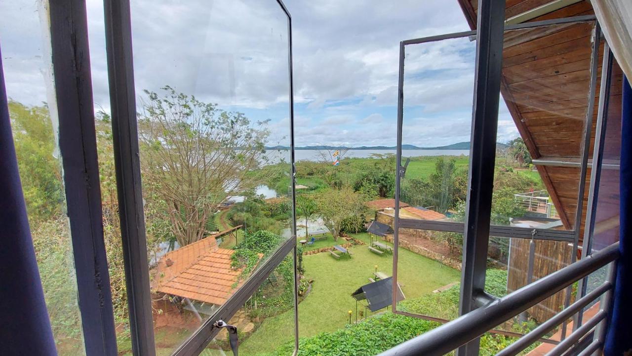 Yellow Haven Lodge Kampala Ngoại thất bức ảnh