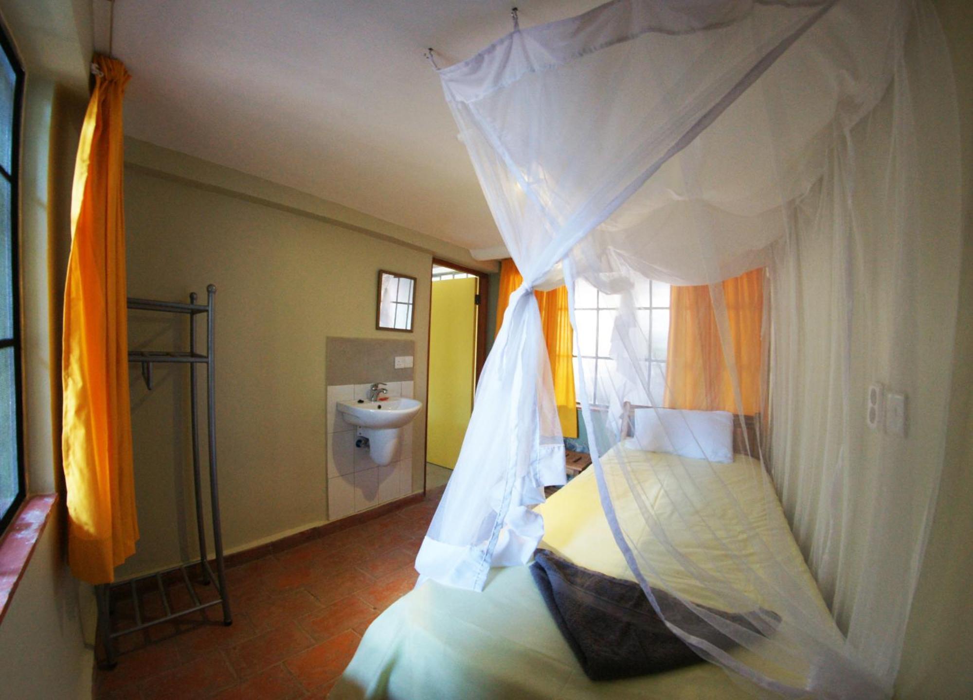 Yellow Haven Lodge Kampala Phòng bức ảnh