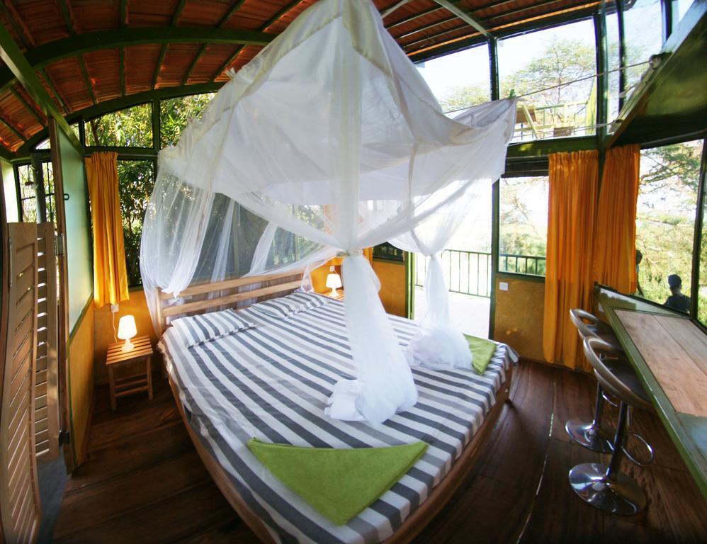 Yellow Haven Lodge Kampala Ngoại thất bức ảnh